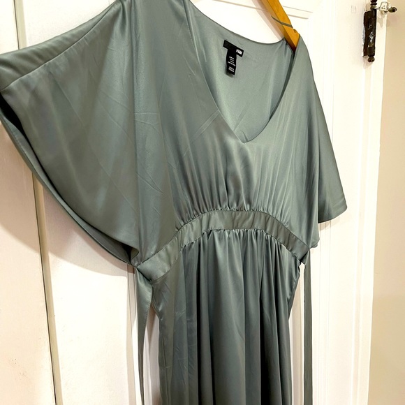 Sage Green Belted H&M Dress (Size 14) - Picture 5 of 5